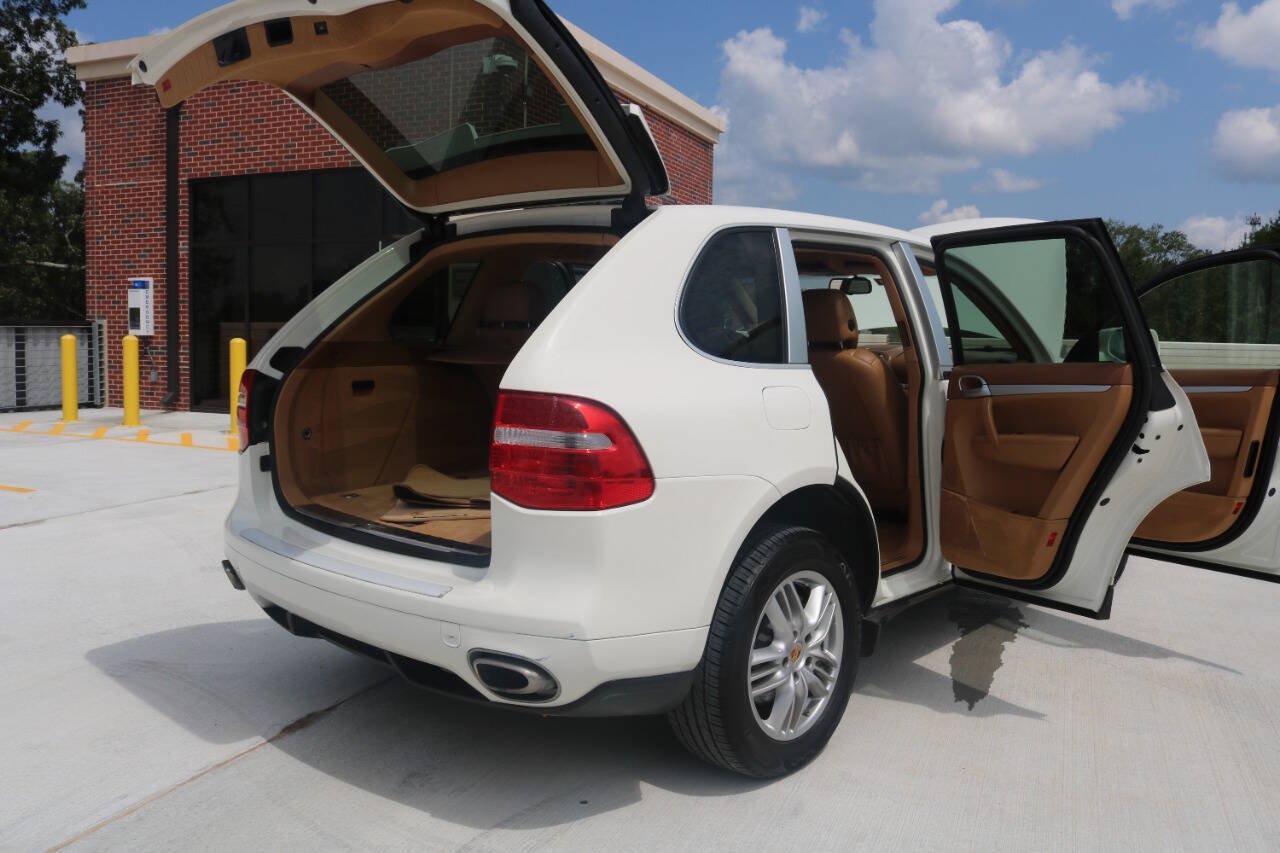Used 2008 Porsche Cayenne AWD/4WD image 25