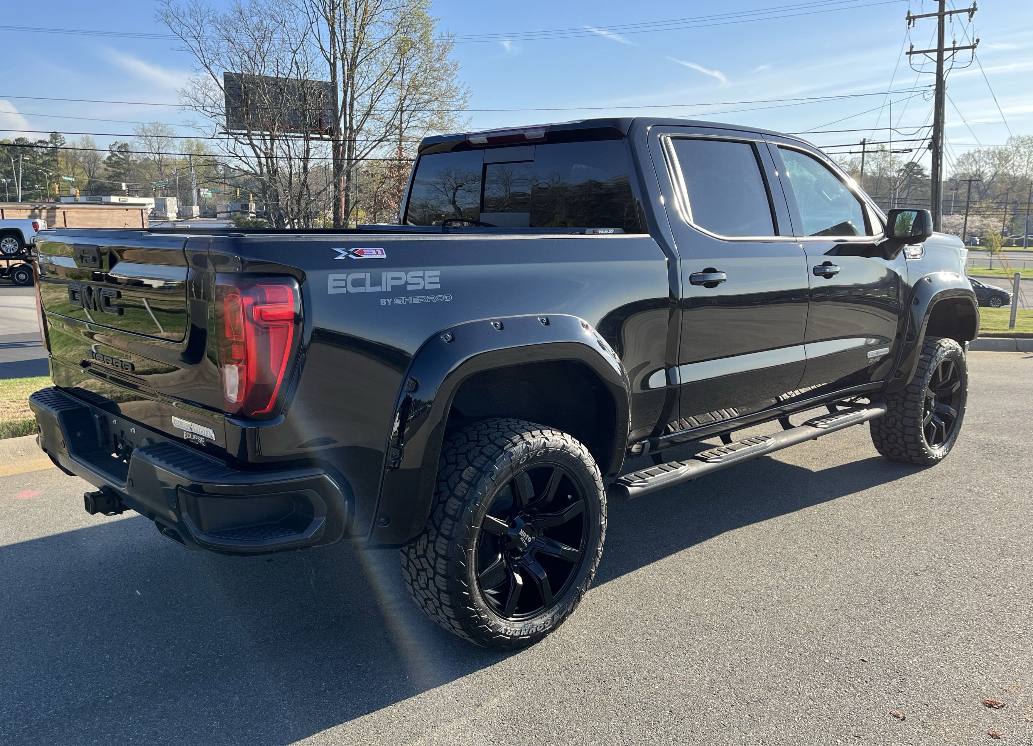 Used 2023 GMC Sierra 1500 Elevation w/ Preferred Package image 9
