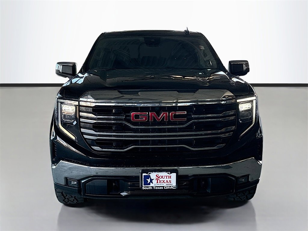 Used 2023 GMC Sierra 1500 SLT image 2