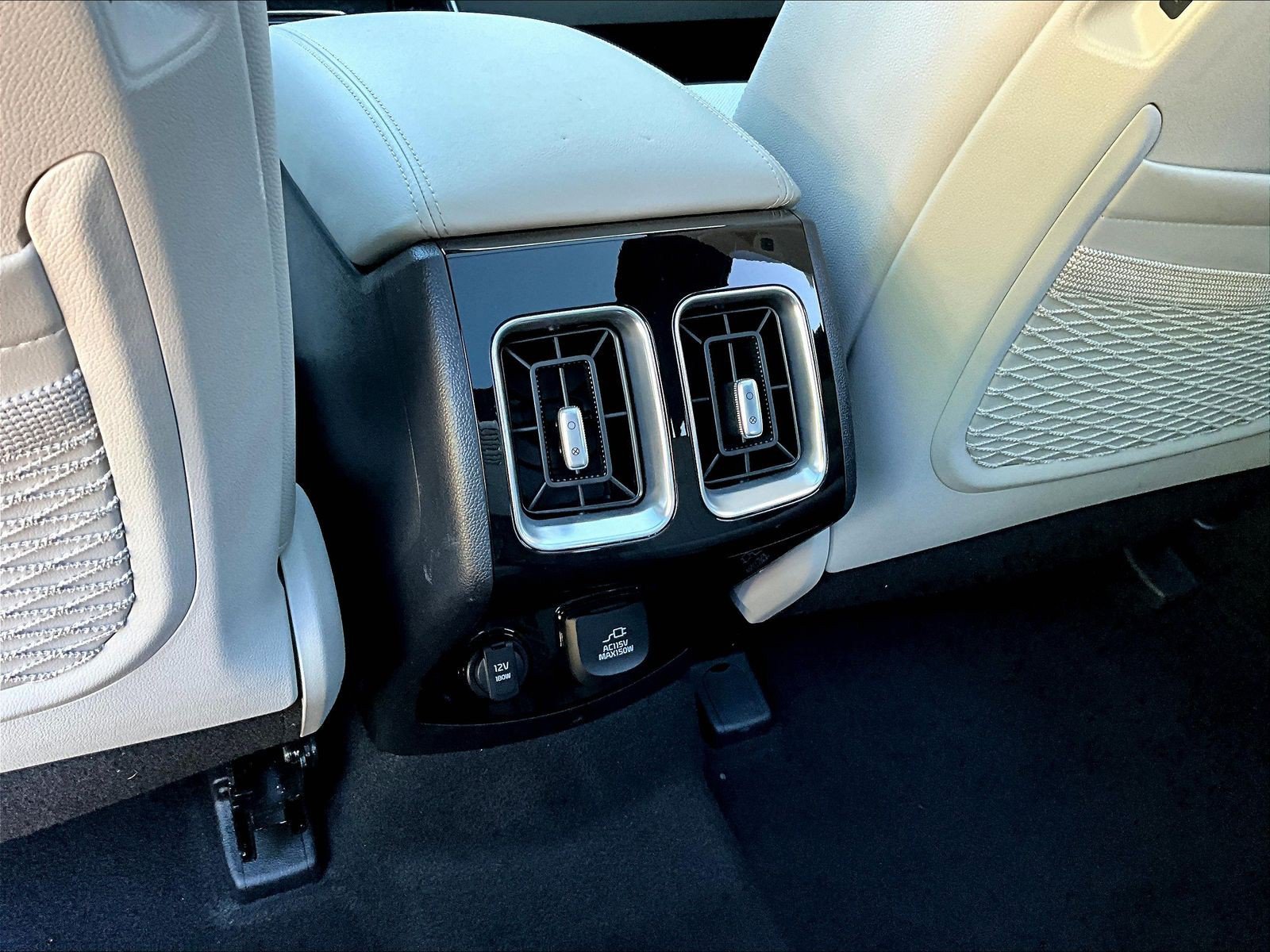 Certified 2025 Kia Sorento SX Prestige AWD/4WD image 10
