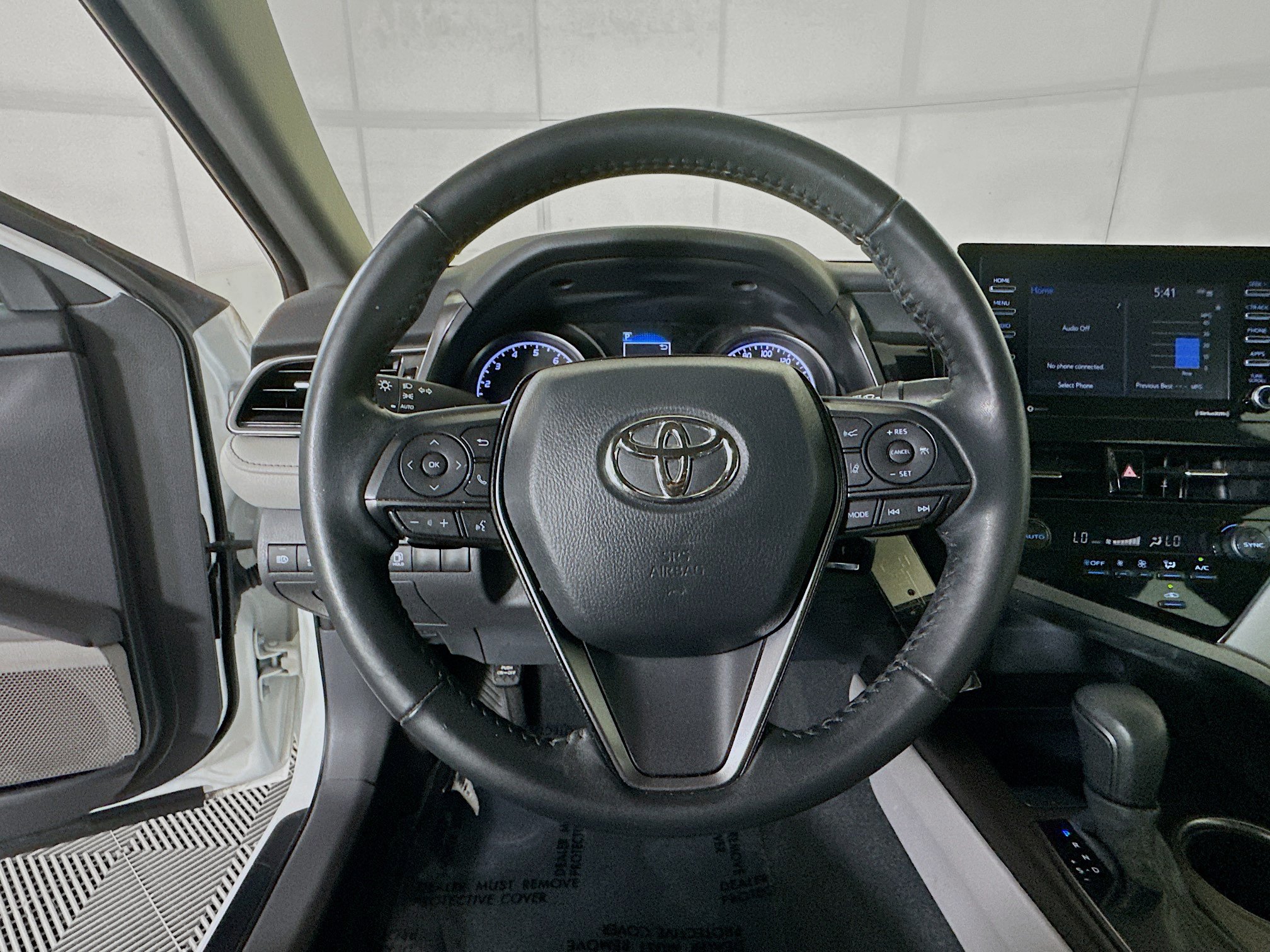 Used 2023 Toyota Camry SE FWD image 15