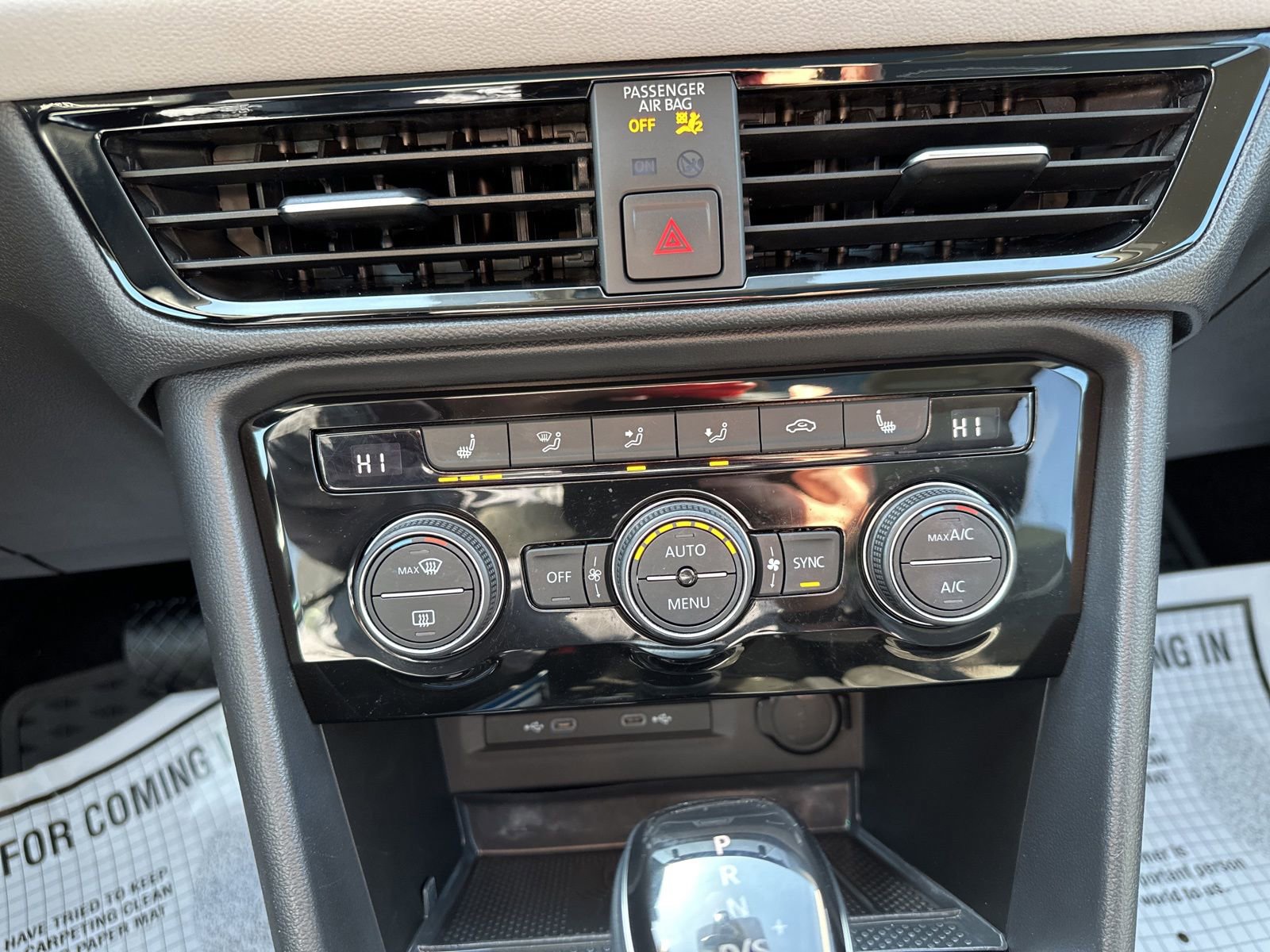 Certified 2024 Volkswagen Taos SE w/ Panoramic Sunroof Package image 57