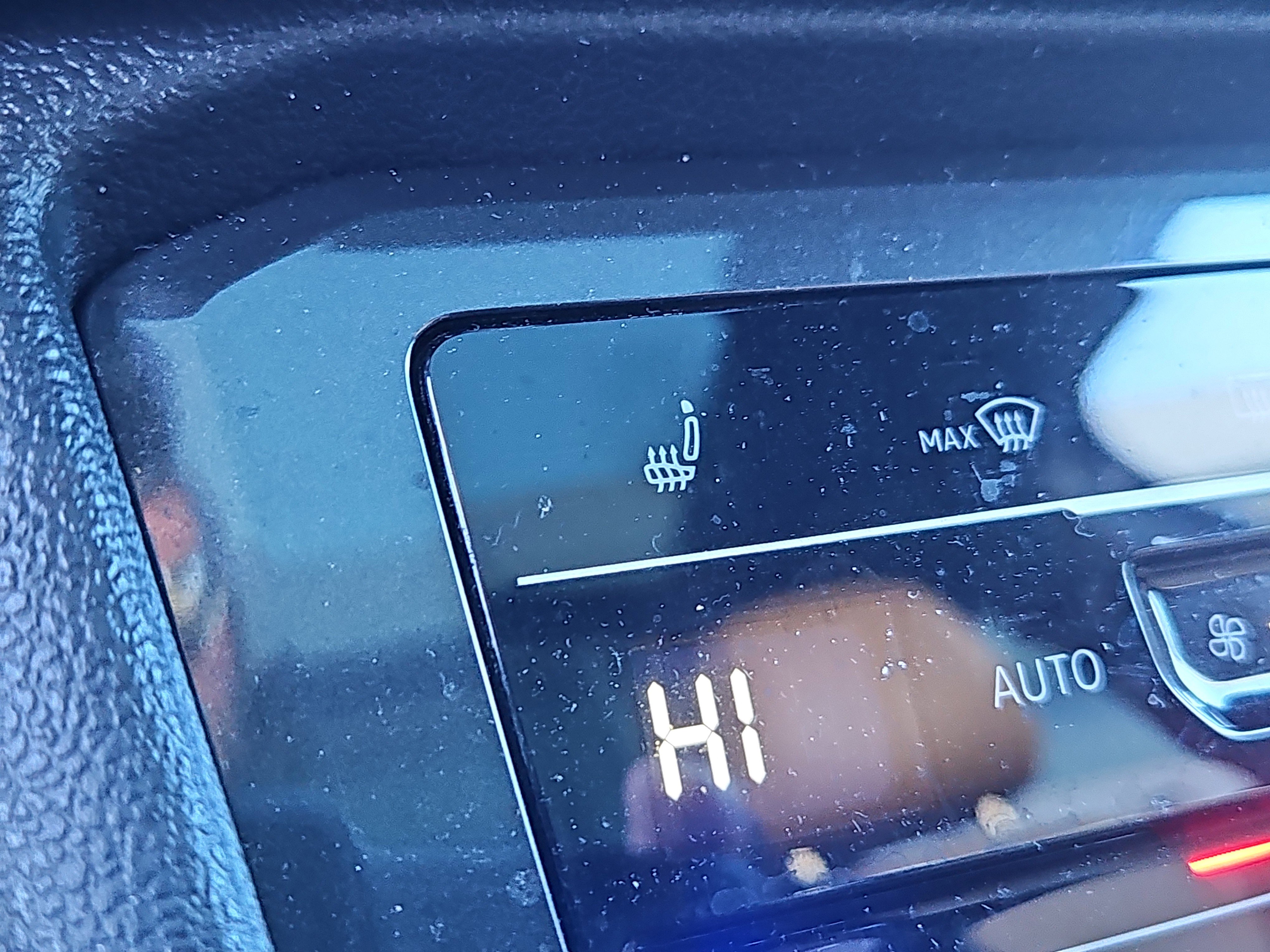 Certified 2022 Volkswagen Tiguan SE w/ Panoramic Sunroof Package image 13