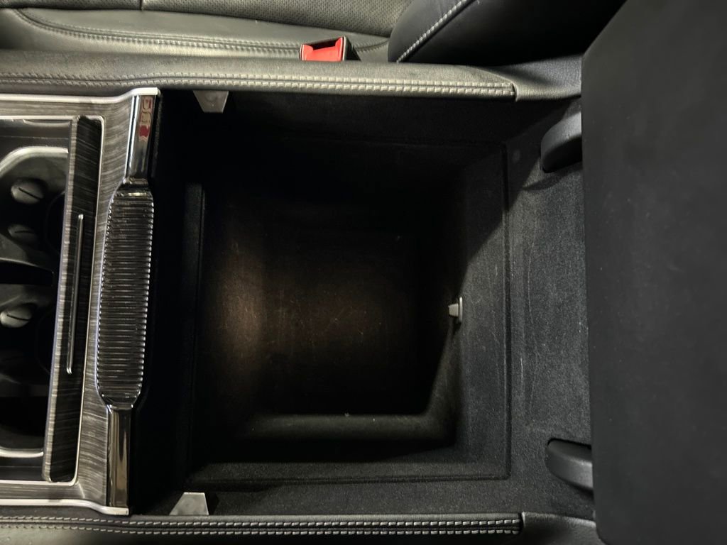 Certified 2024 Jeep Wagoneer L Series III w/ Flexible Seating Group image 25