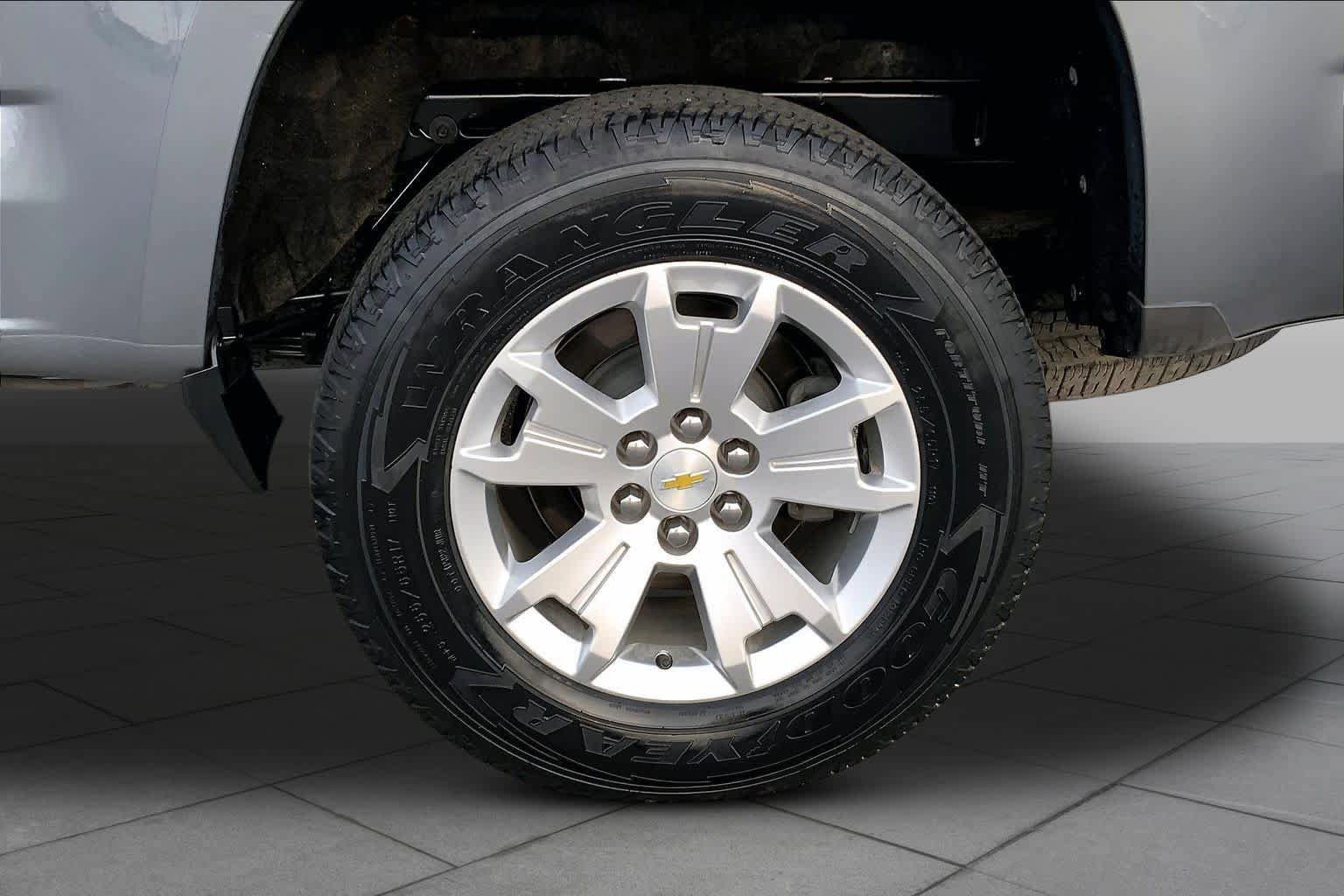 Used 2021 Chevrolet Colorado LT w/ Fleet Safety Package RWD image 11