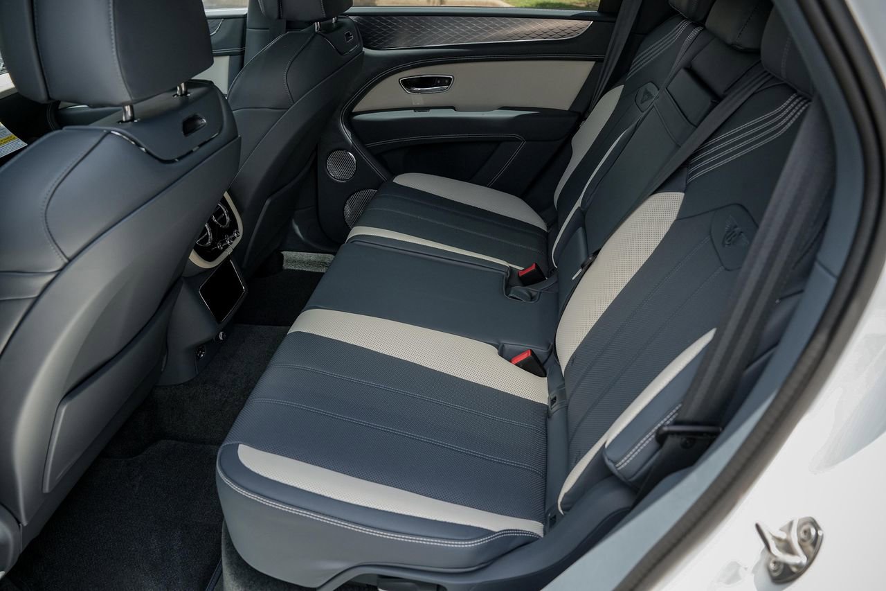 New 2025 Bentley Bentayga AWD/4WD image 37
