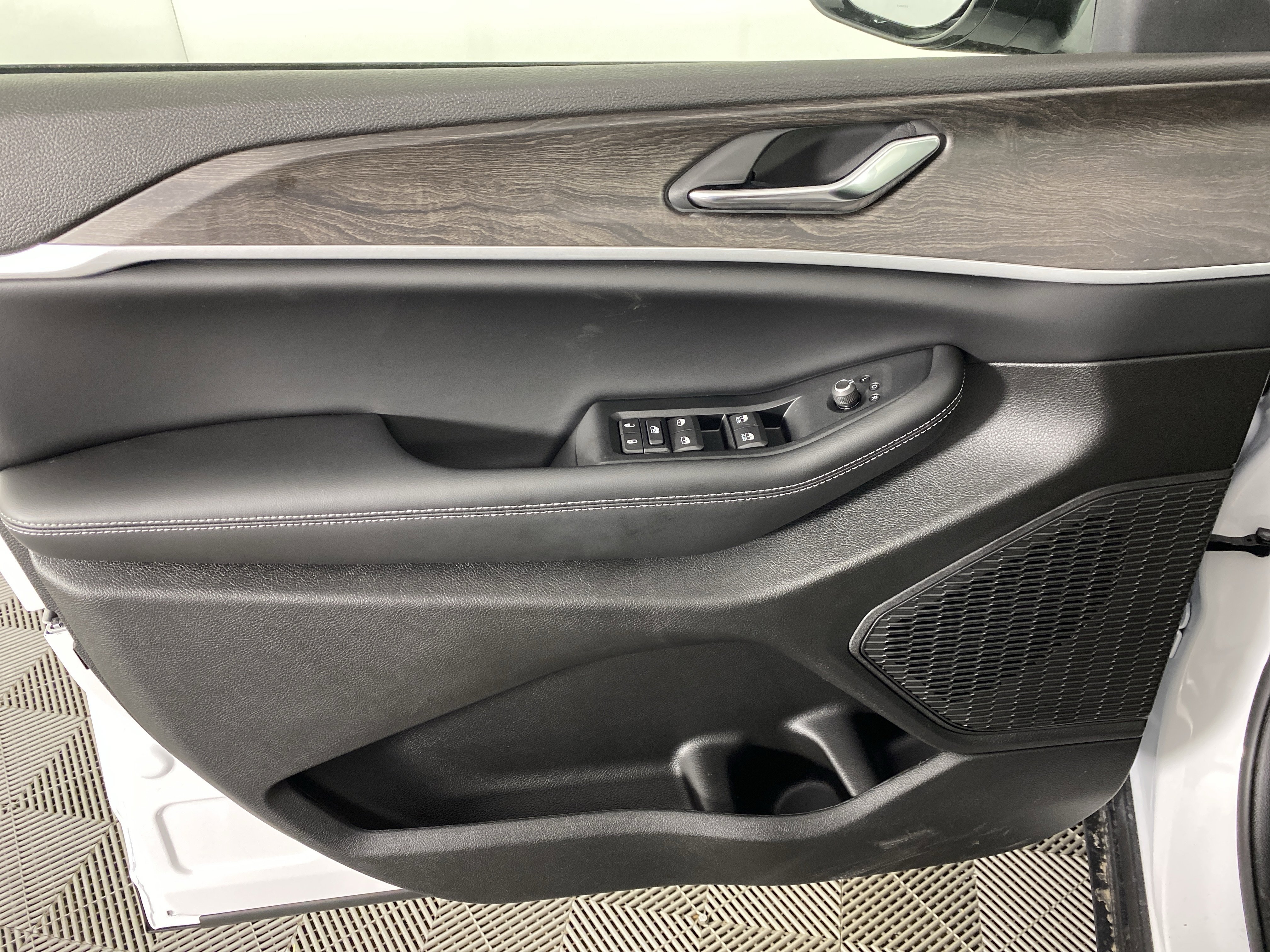 New 2026 Jeep Grand Cherokee Altitude AWD/4WD image 13
