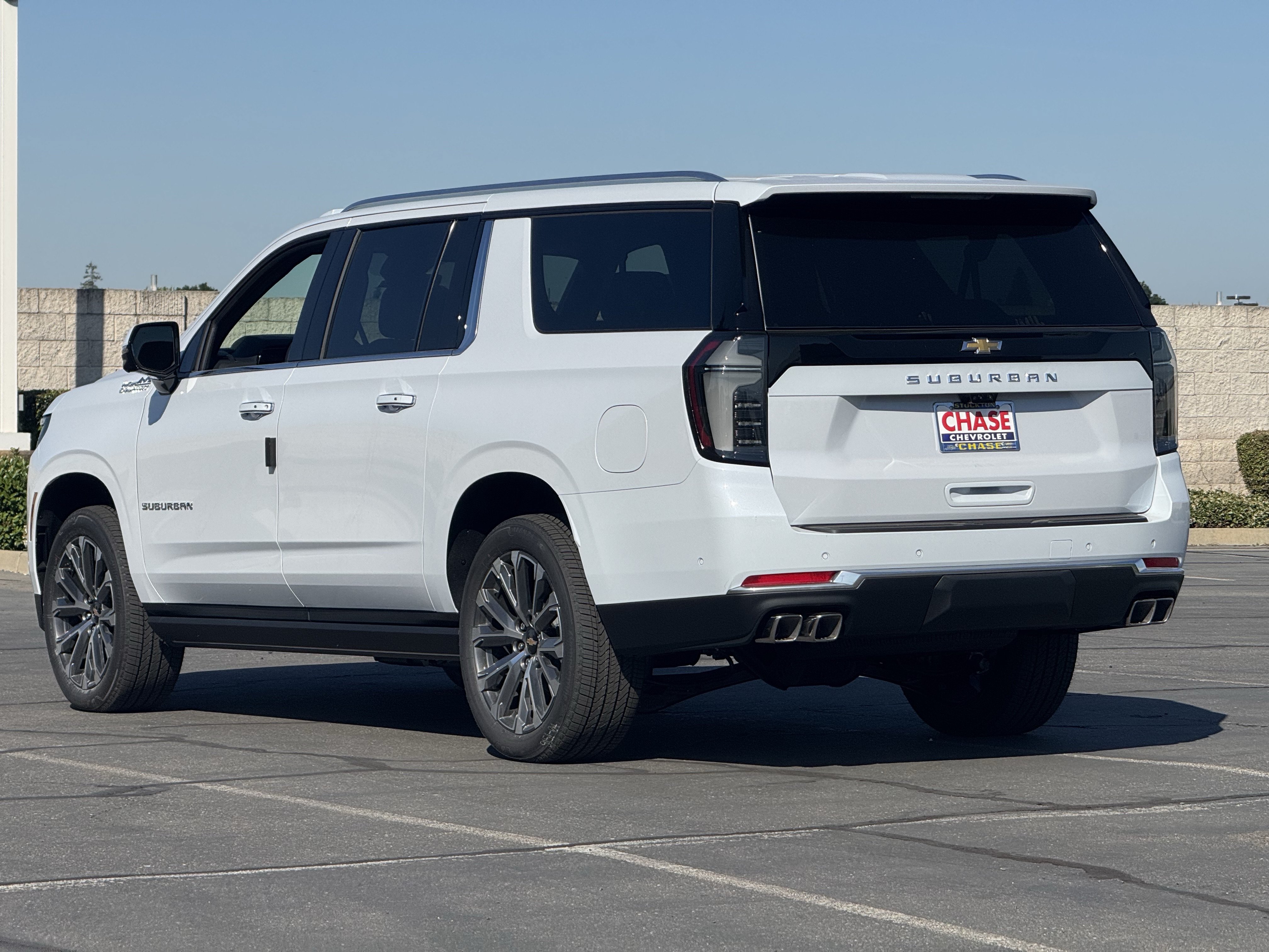 New 2026 Chevrolet Suburban High Country AWD/4WD image 5