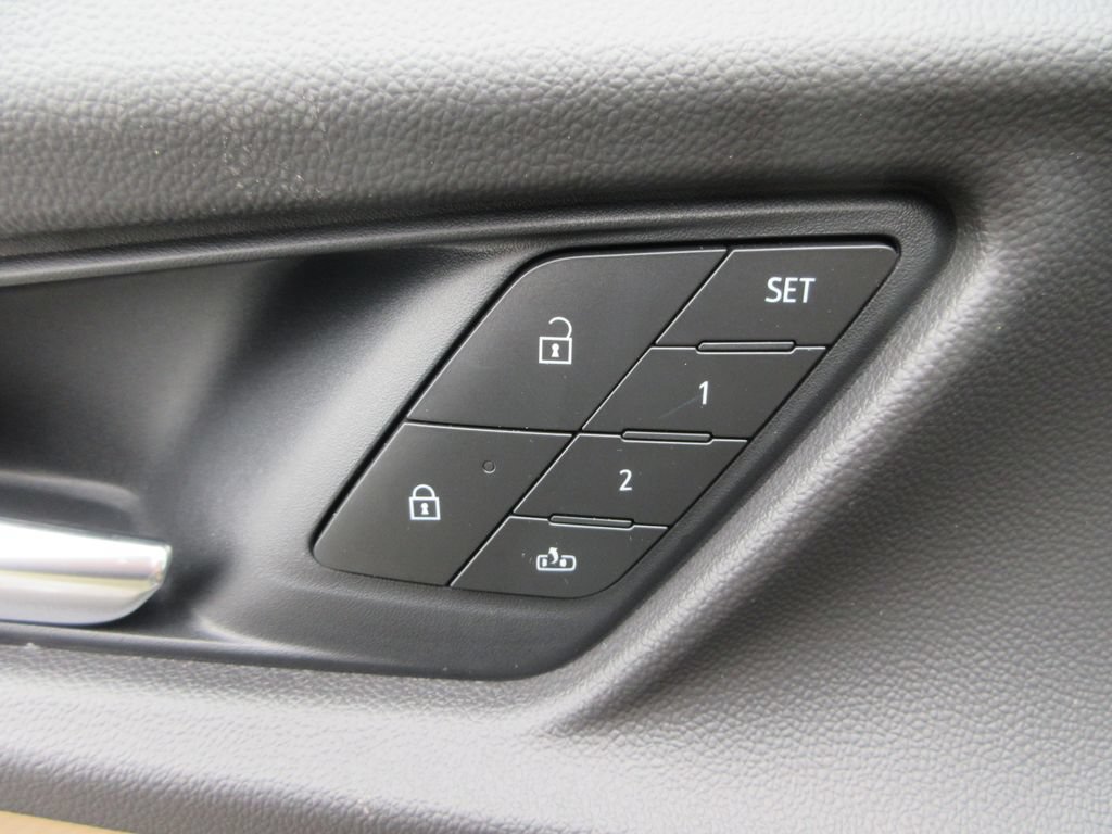 New 2027 Chevrolet Equinox ACTIV w/ Convenience Package III FWD image 23