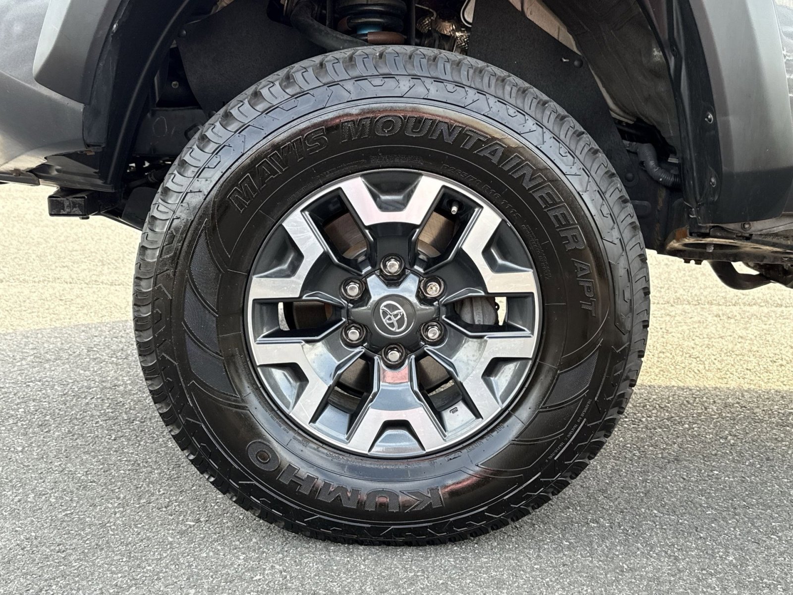 Used 2021 Toyota Tacoma TRD Off-Road image 12