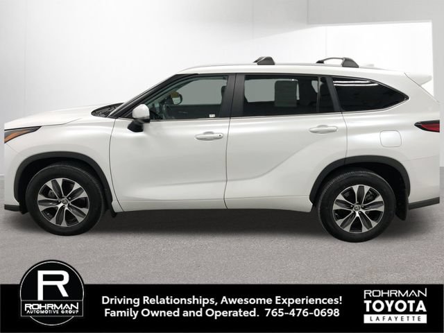 Used 2023 Toyota Highlander XLE AWD/4WD image 3