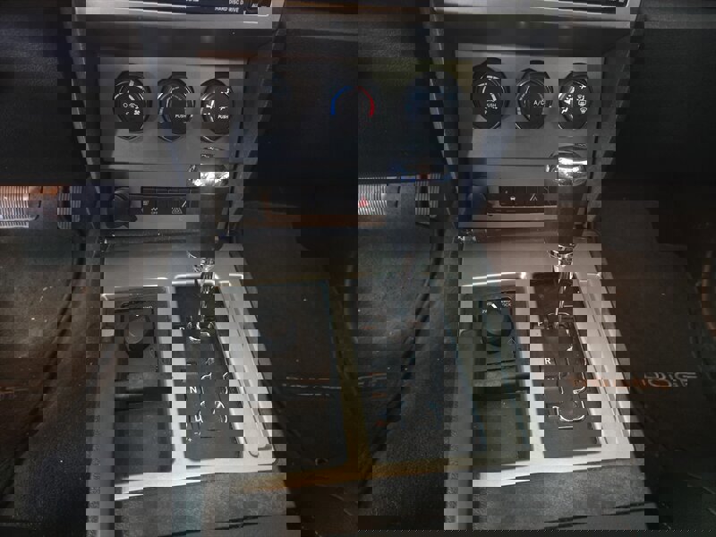 Used 2011 Dodge Nitro Heat image 19