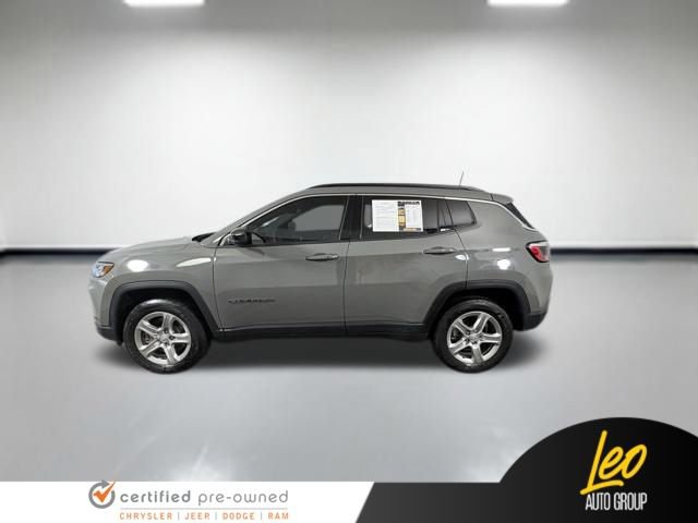 Used 2023 Jeep Compass Latitude AWD/4WD image 2