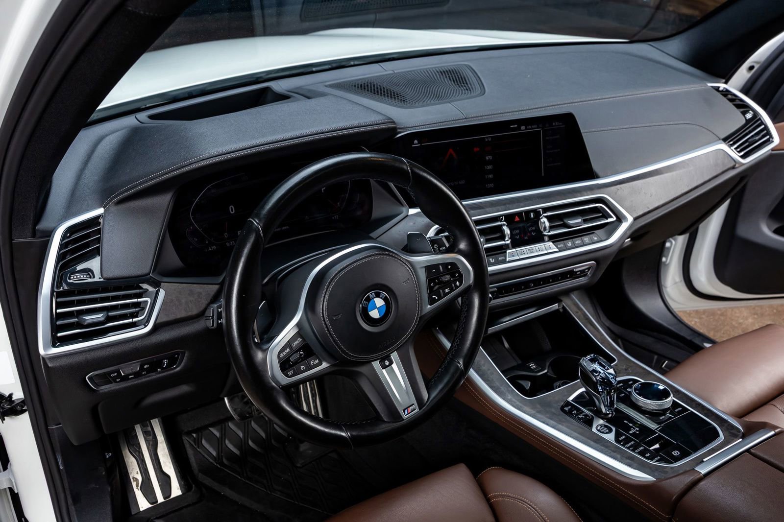 Used 2022 BMW X5 xDrive40i w/ M Sport Package AWD/4WD image 12
