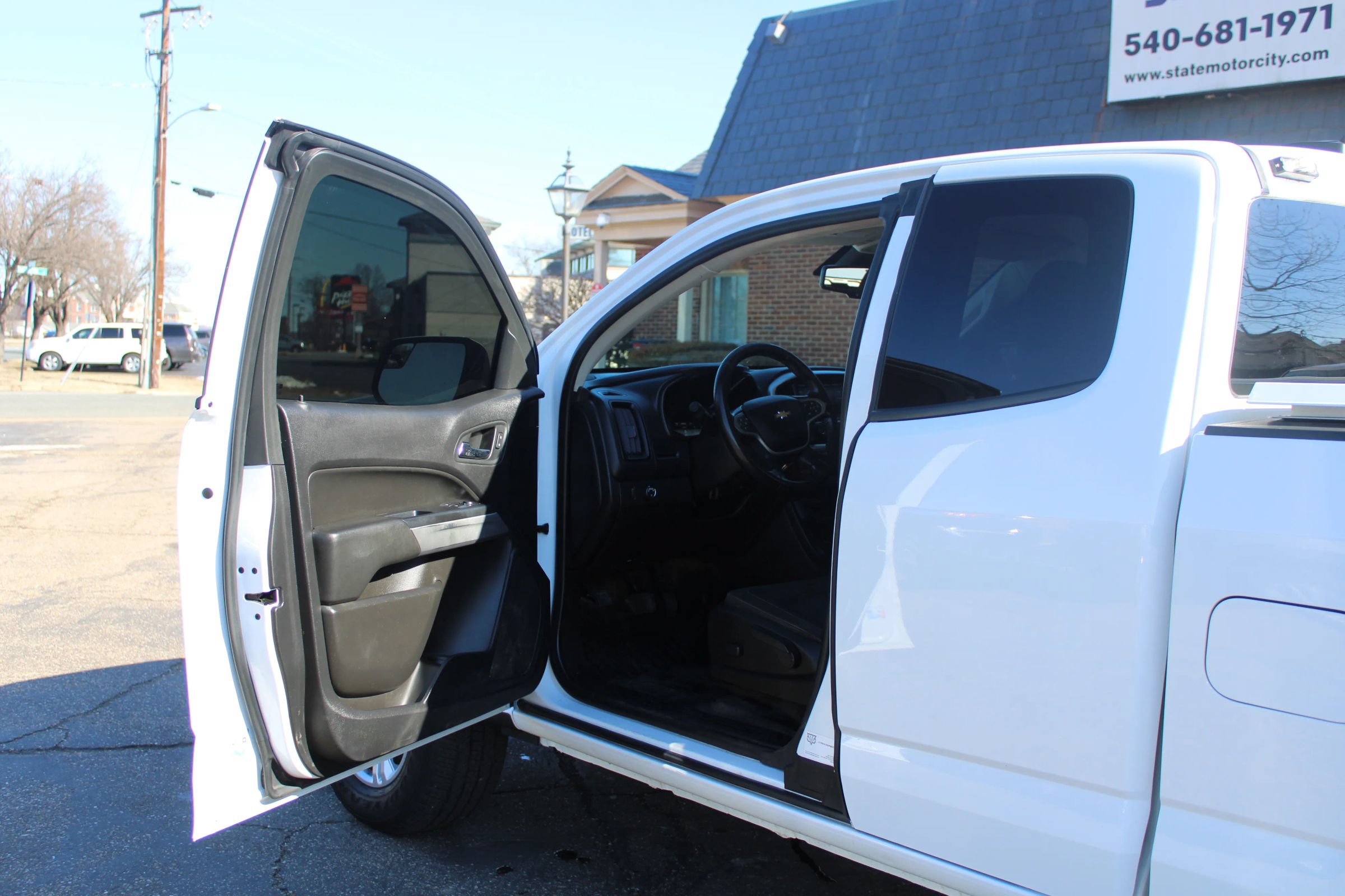 Used 2021 Chevrolet Colorado LT w/ Fleet Safety Package RWD image 7