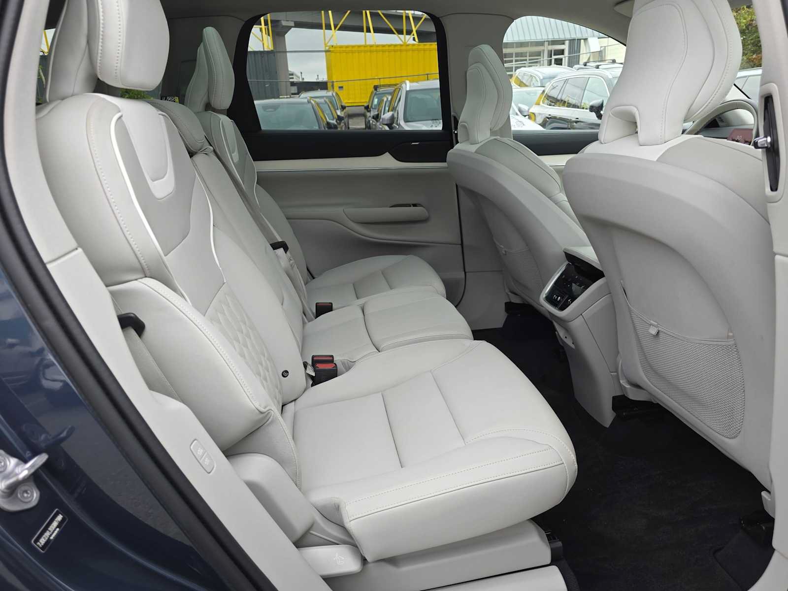 Certified 2025 Volvo EX90 Ultra AWD/4WD image 13