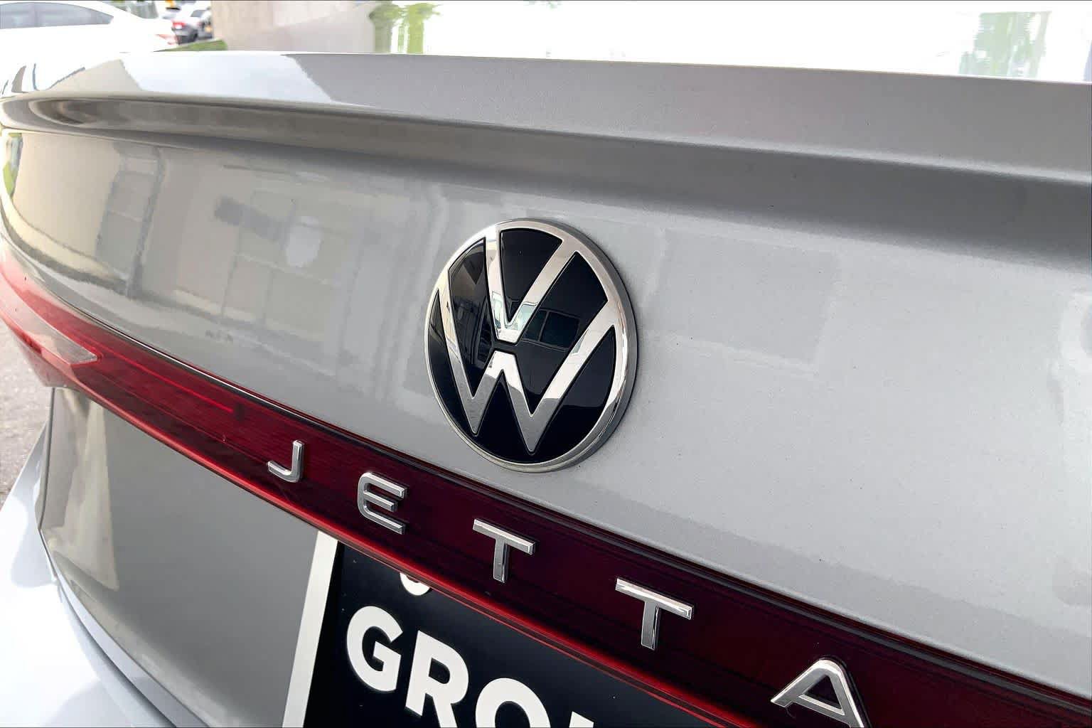 Used 2025 Volkswagen Jetta S FWD image 31