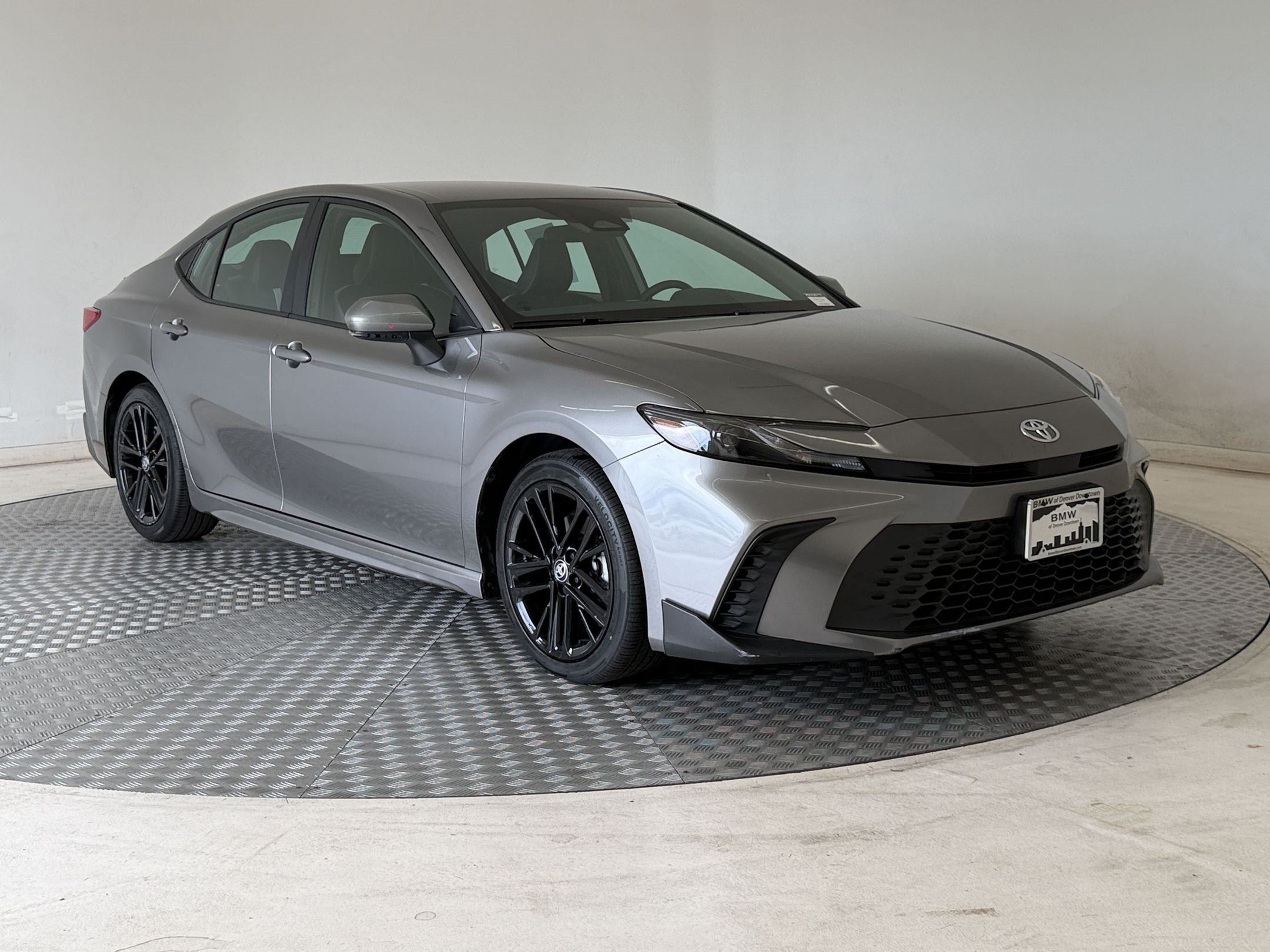Used 2025 Toyota Camry SE FWD image 7