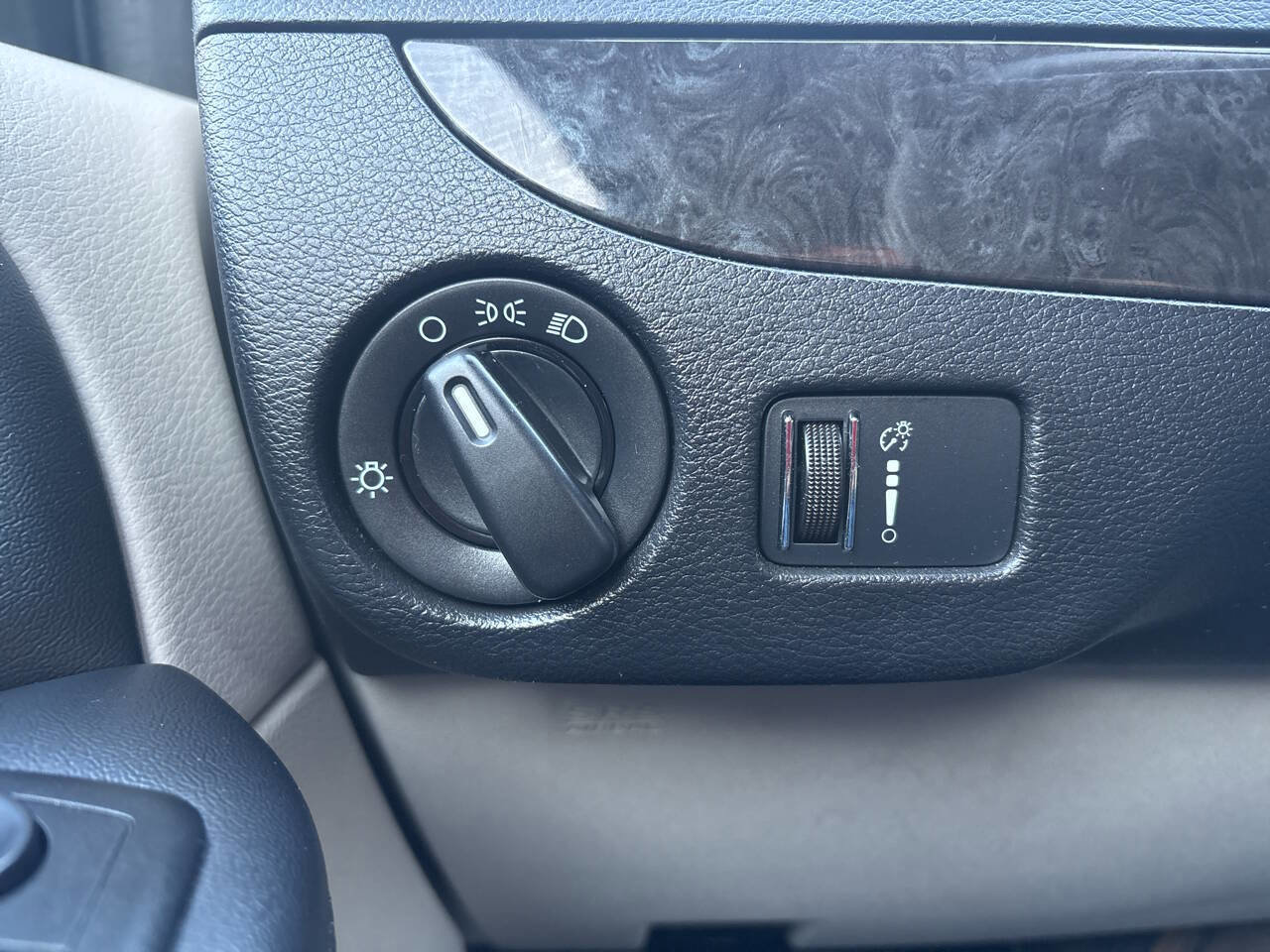 Used 2014 Dodge Grand Caravan American Value Package FWD image 10