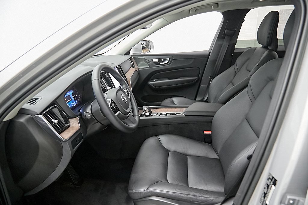 Certified 2023 Volvo XC60 B5 Plus w/ Climate Package AWD/4WD image 19