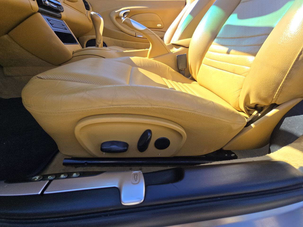 Used 2000 Porsche 911 Carrera image 21