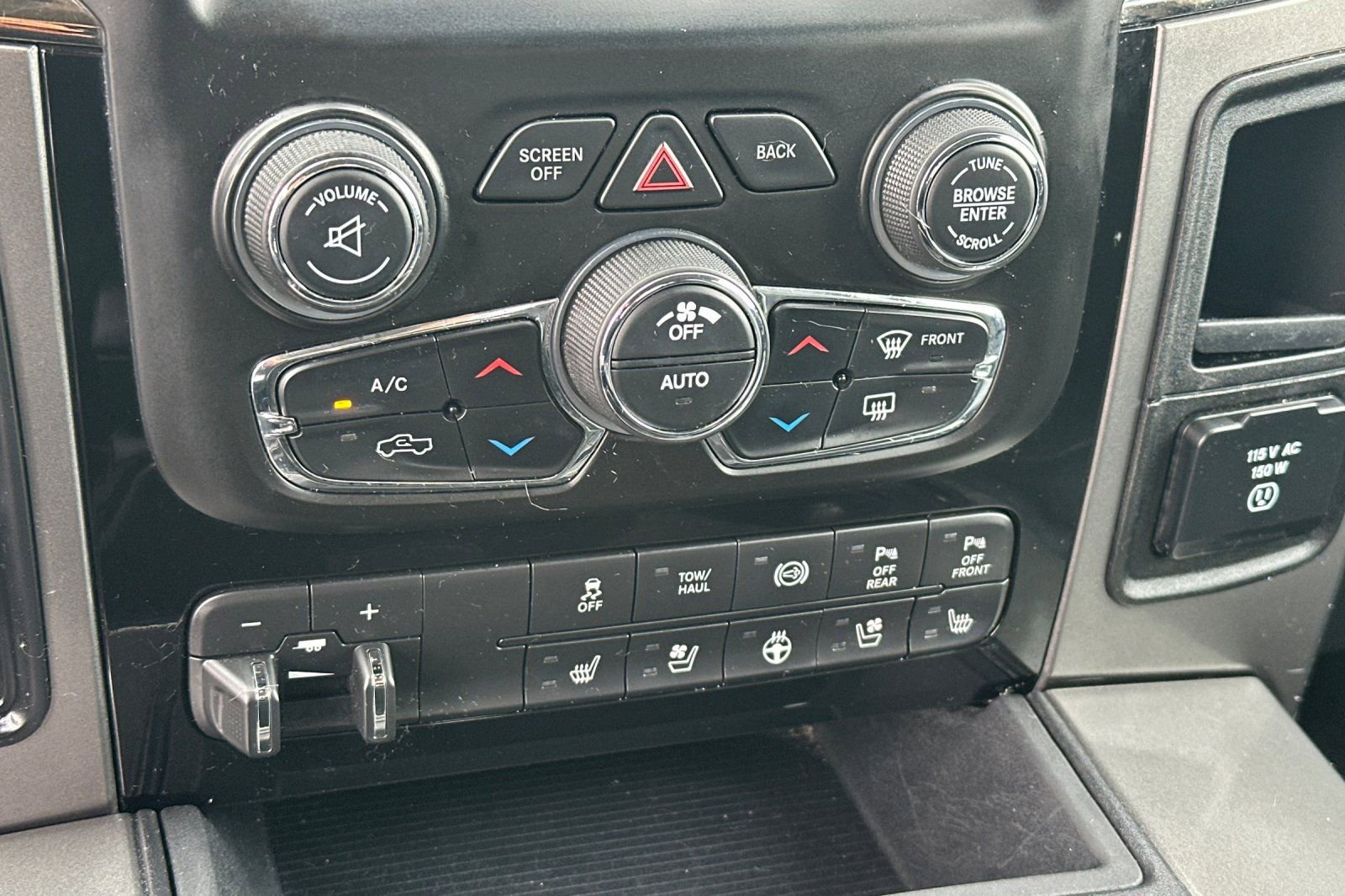 Used 2018 RAM 2500 Laramie w/ Sport Appearance Group image 23