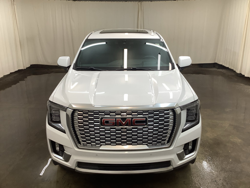 Used 2024 GMC Yukon XL Denali w/ Advanced Technology Package RWD image 2