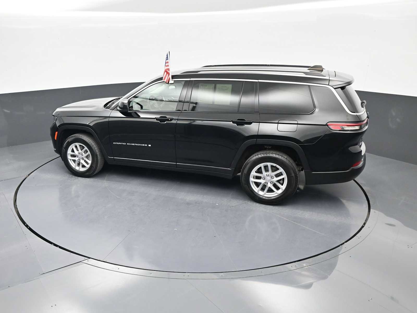 Used 2023 Jeep Grand Cherokee L Laredo image 38