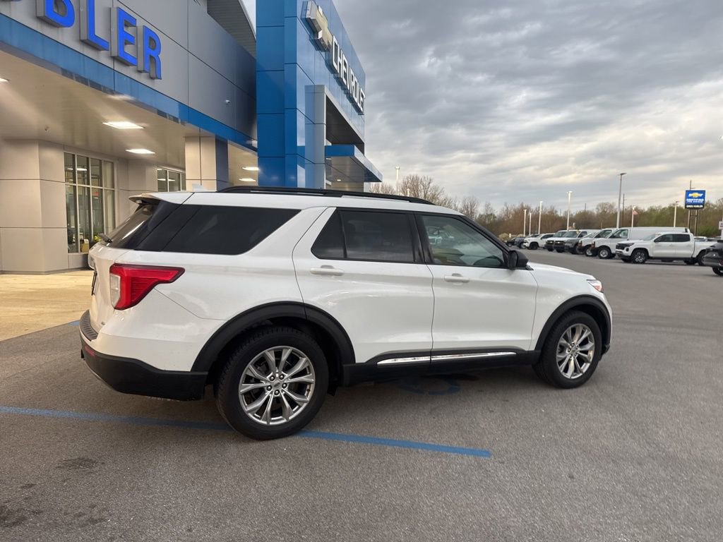 Used 2020 Ford Explorer XLT w/ Equipment Group 202A image 16