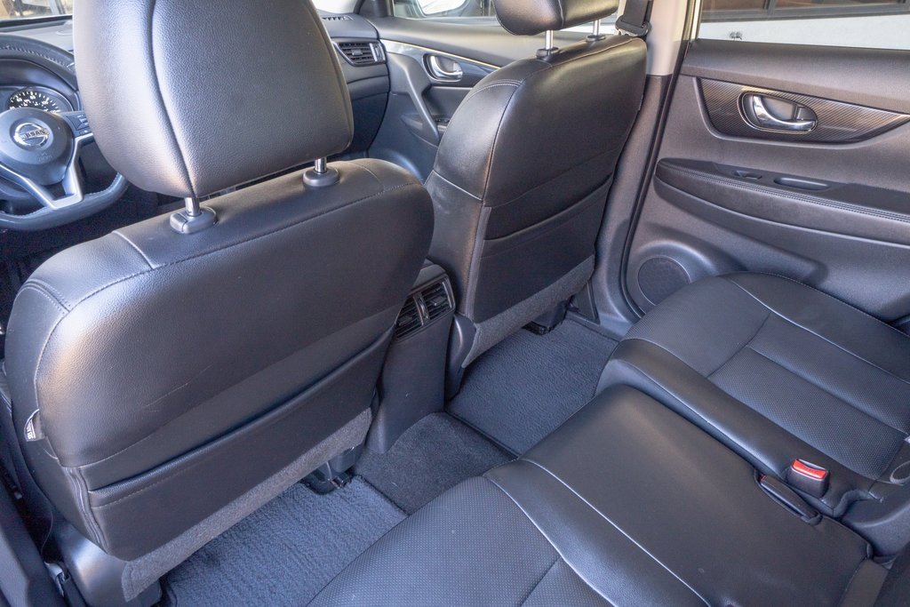 Used 2018 Nissan Rogue SL w/ Premium Package image 18