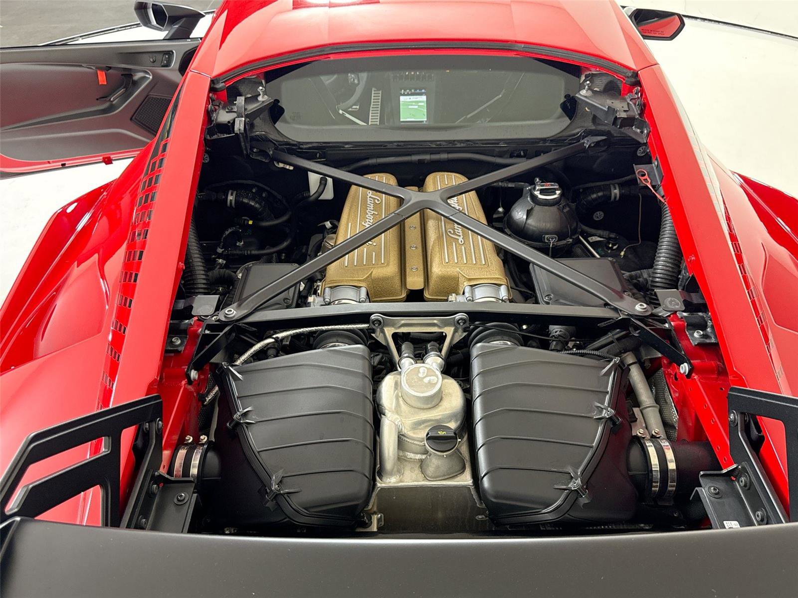 Used 2022 Lamborghini Huracan STO RWD image 27