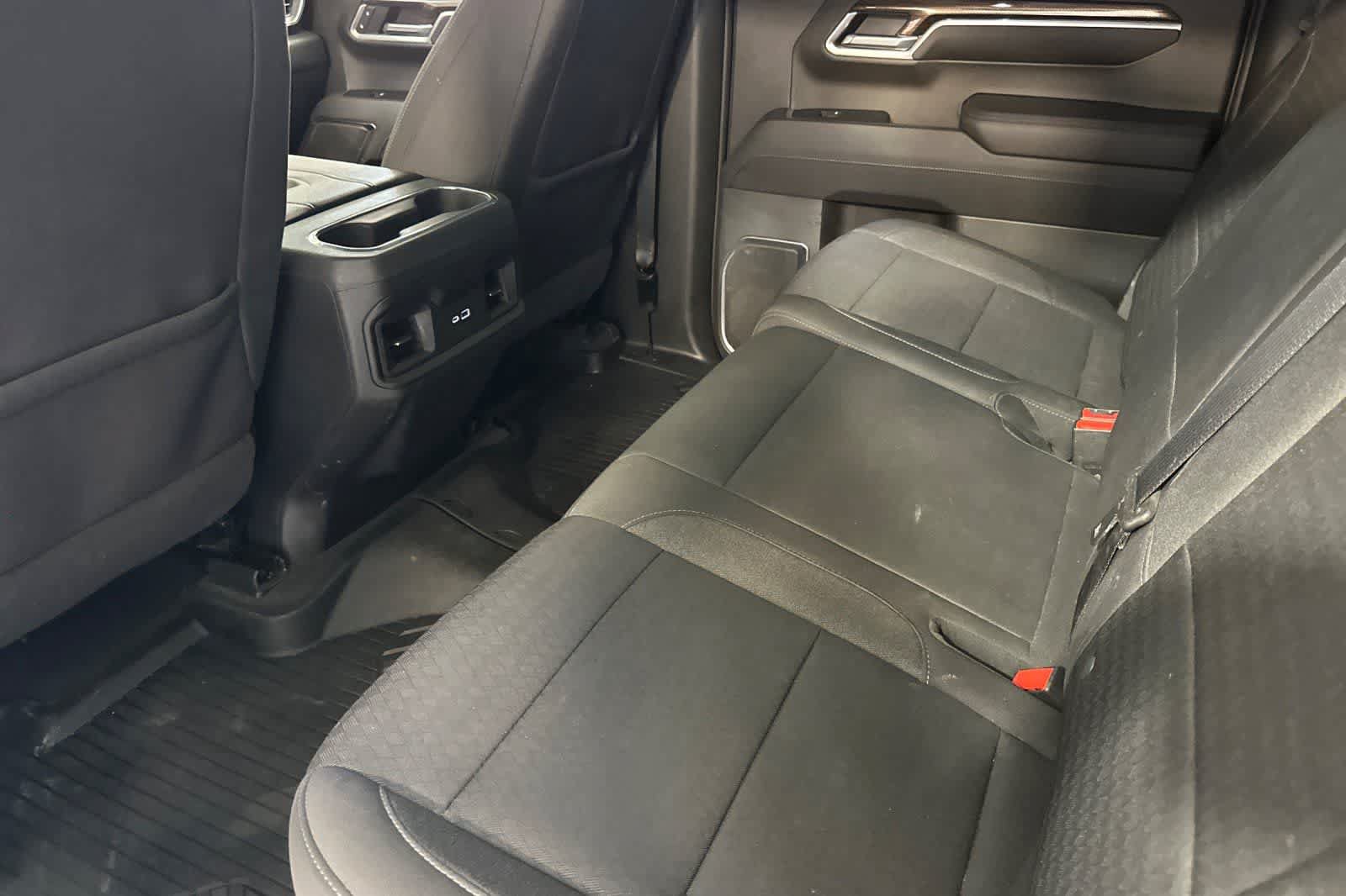 Used 2022 Chevrolet Silverado 1500 LT w/ Z71 Off-Road Package AWD/4WD image 5