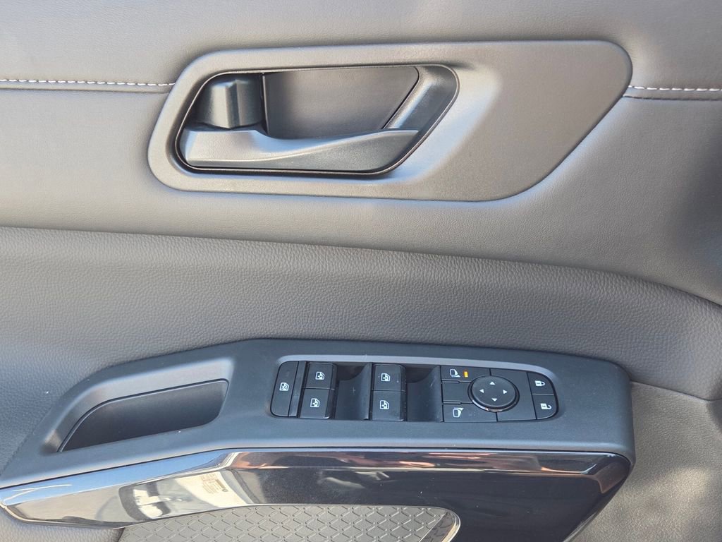 New 2026 Nissan Pathfinder SV image 28