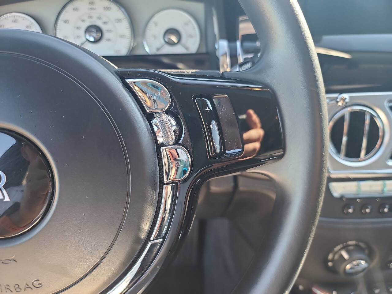 Used 2015 Rolls-Royce Ghost image 23