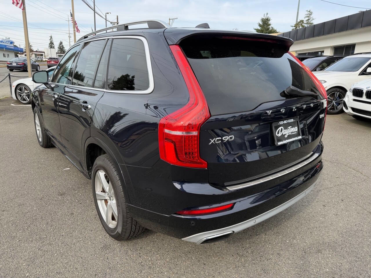 Used 2016 Volvo XC90 T5 Momentum AWD/4WD image 4