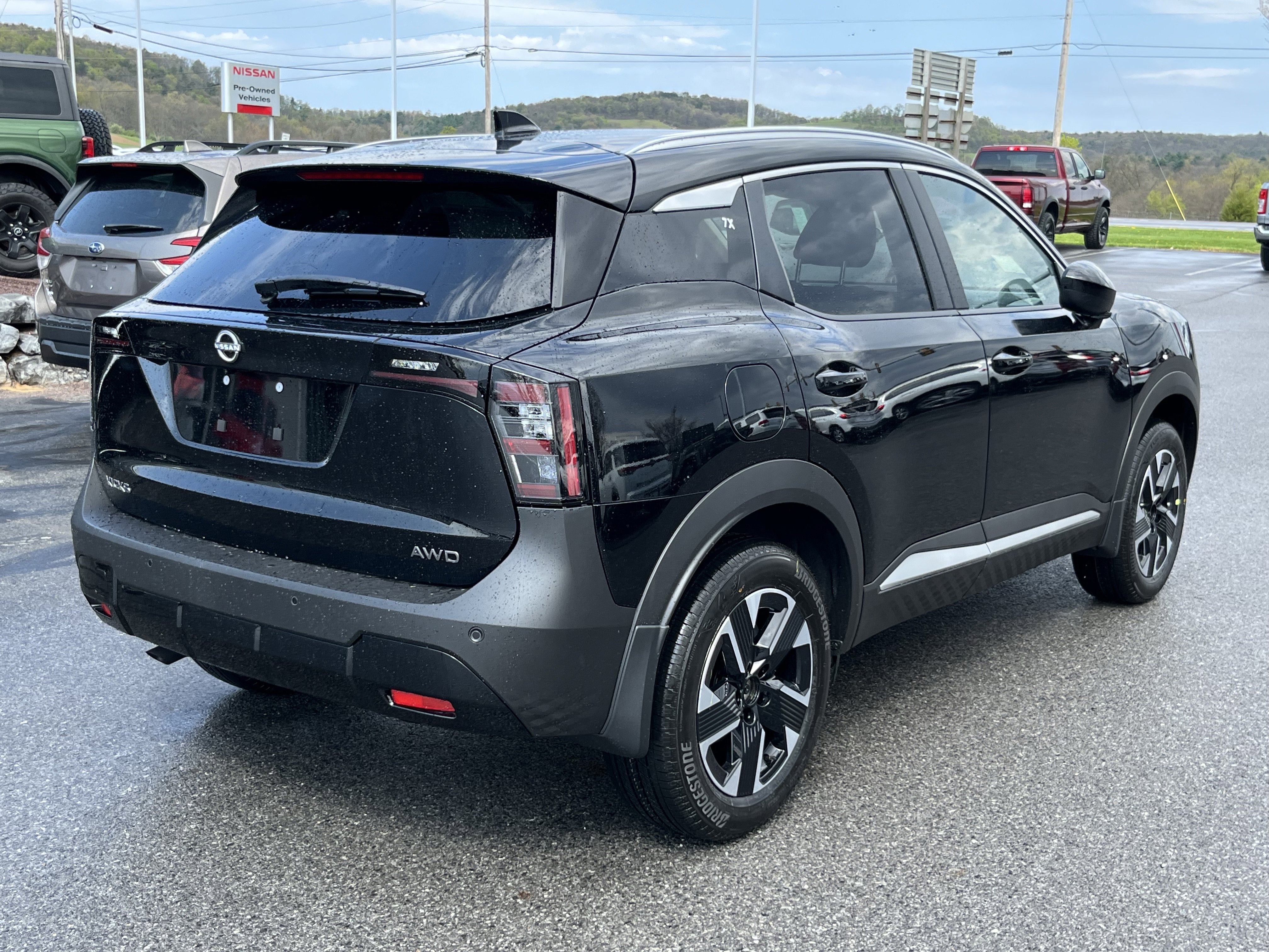 New 2026 Nissan Kicks SV w/ SV Premium Package AWD/4WD video 3