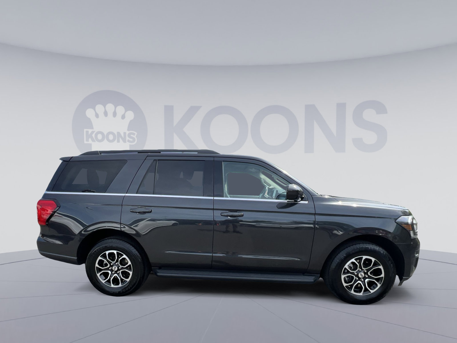 Used 2024 Ford Expedition XLT AWD/4WD image 17