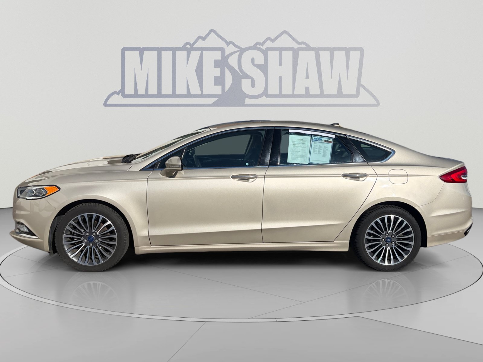 Used 2017 Ford Fusion SE w/ Fusion SE Technology Package AWD/4WD image 2
