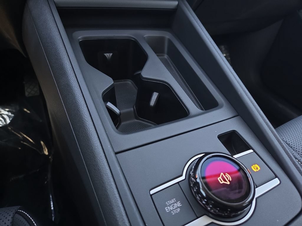 Certified 2025 Volkswagen Tiguan SE FWD image 25