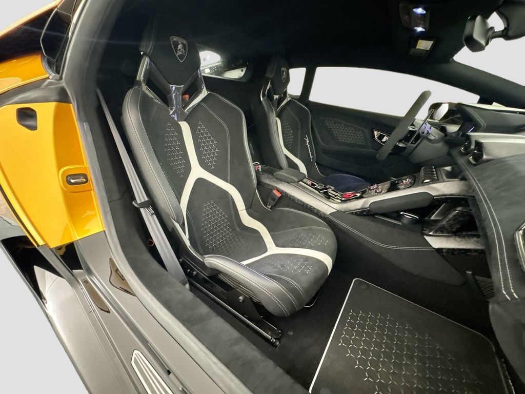 Used 2018 Lamborghini Huracan Performante image 29