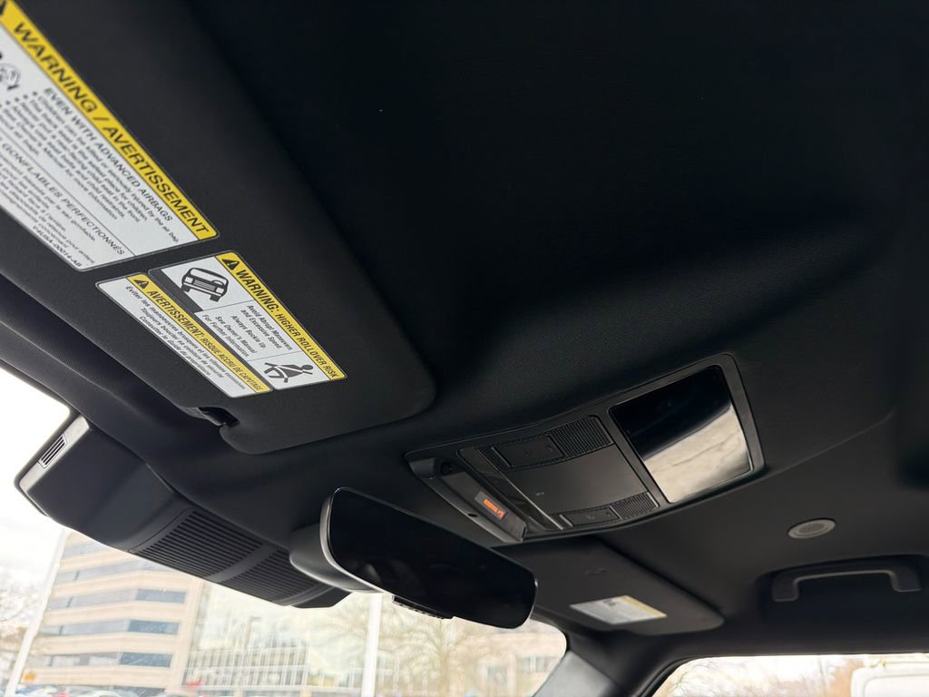 Used 2023 Land Rover Defender 110 S image 29