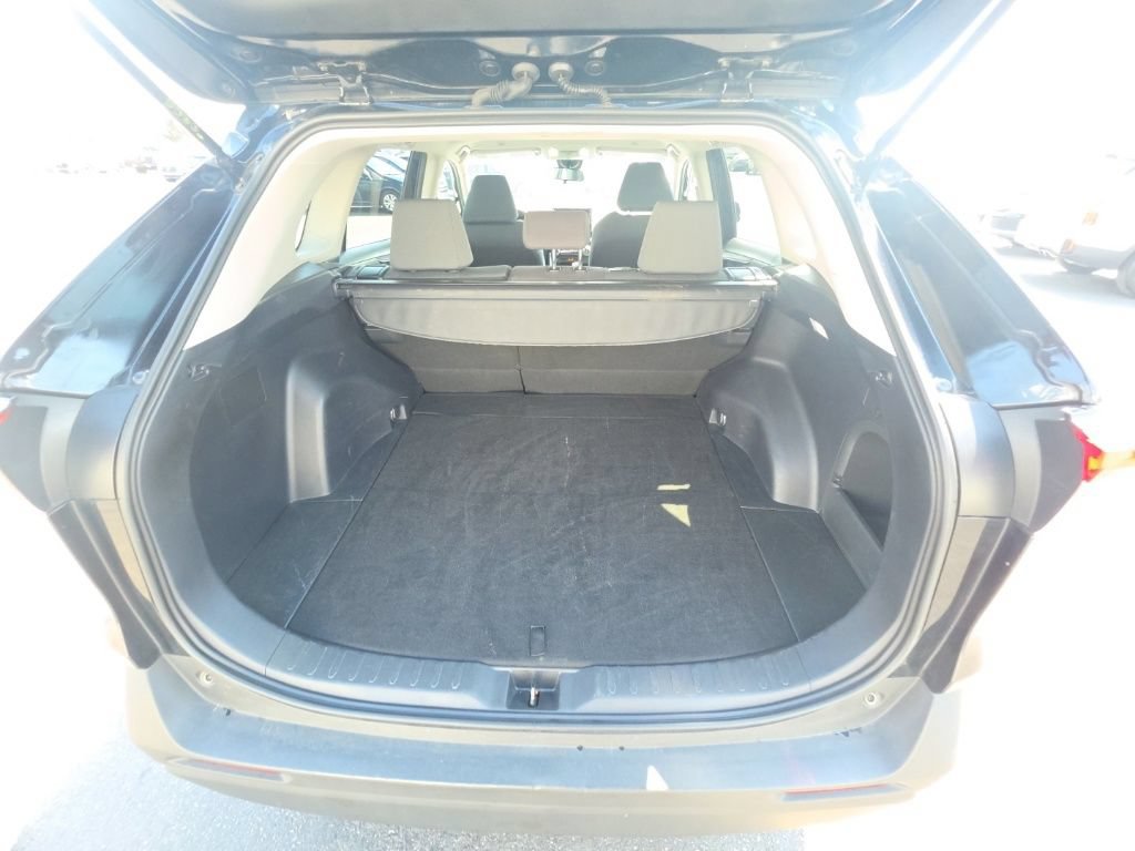 Used 2025 Toyota RAV4 XLE AWD/4WD image 29