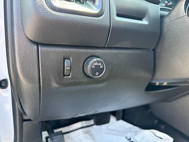 Used 2022 Chevrolet Colorado LT w/ Fleet Safety Package RWD image 9