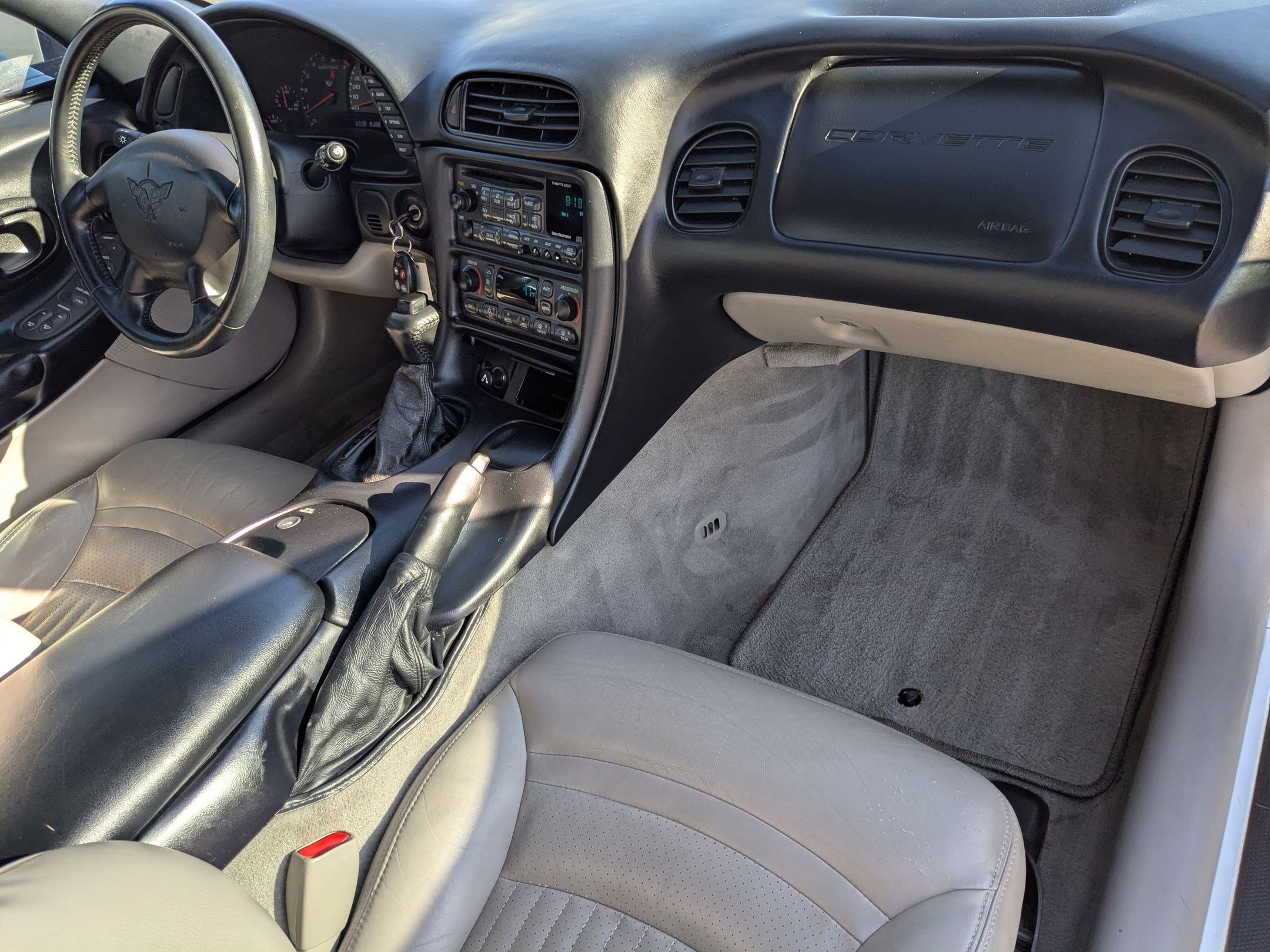 Used 1999 Chevrolet Corvette Coupe w/ Roof Pkg image 28