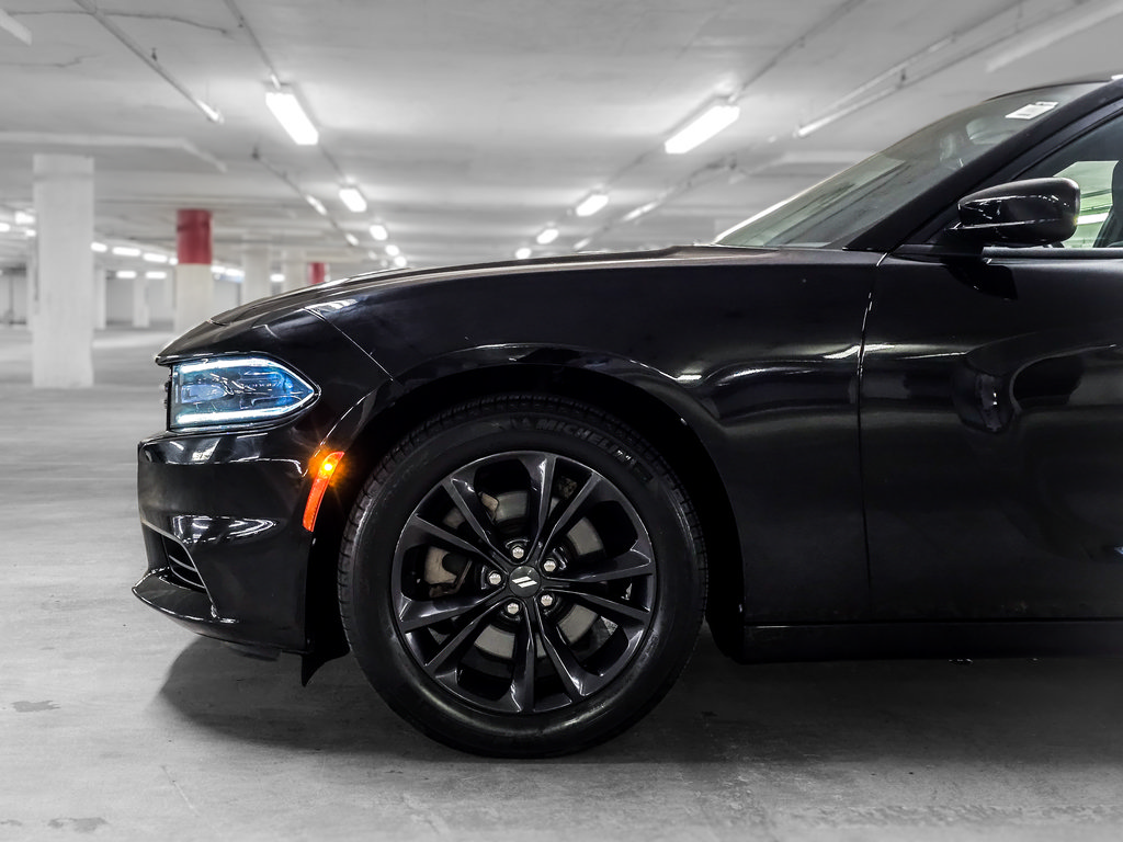 Used 2020 Dodge Charger SXT w/ Blacktop Package AWD/4WD image 15