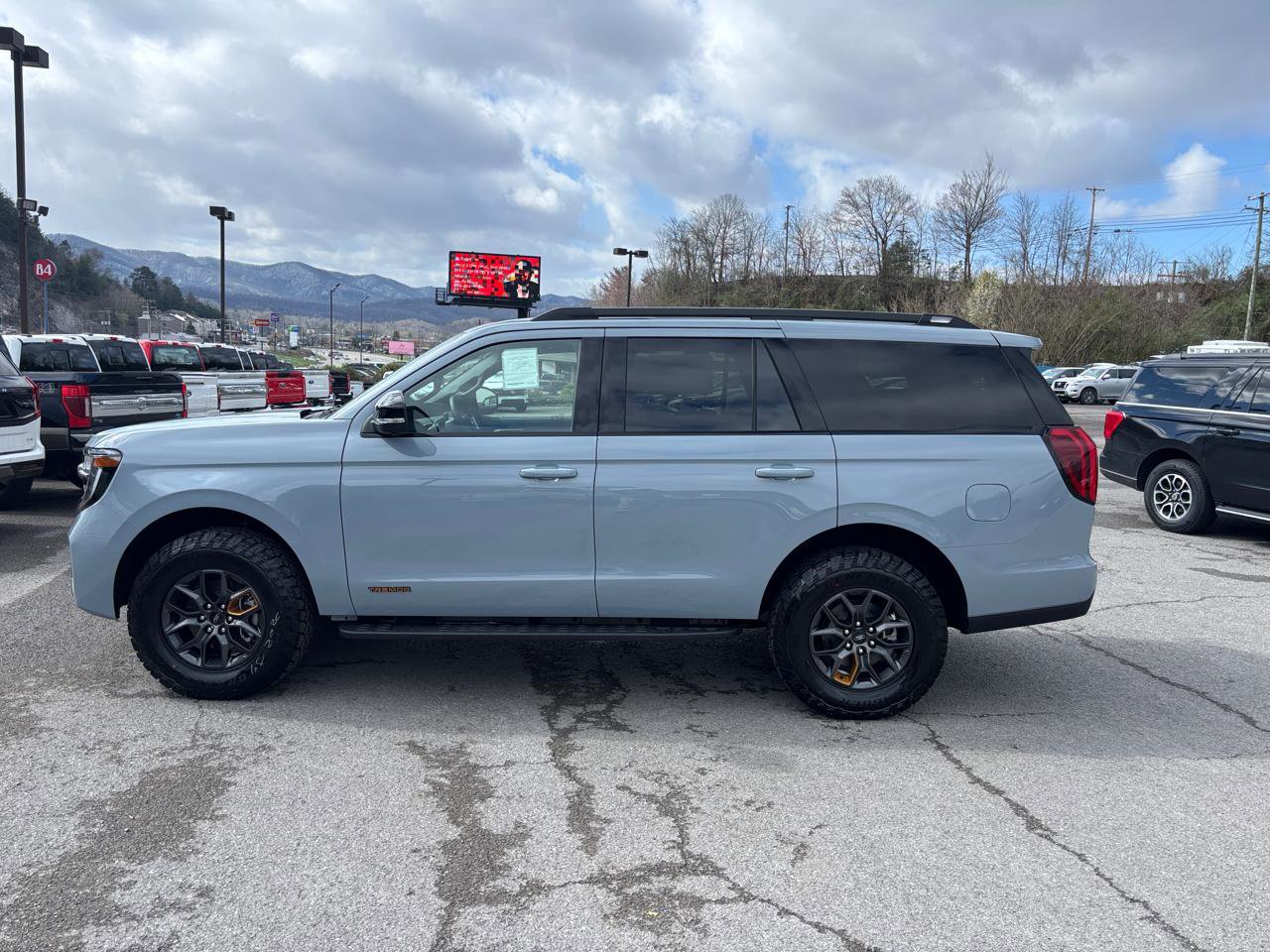 New 2026 Ford Expedition Tremor image 2