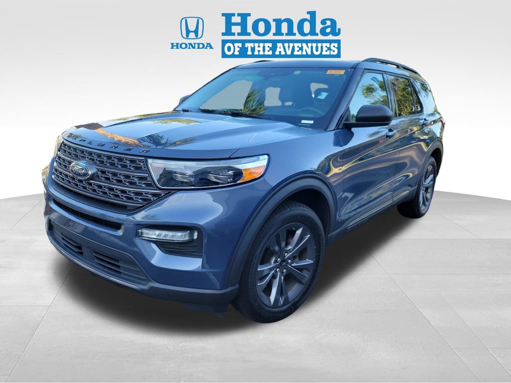 Used 2021 Ford Explorer XLT w/ Equipment Group 202A AWD/4WD image 3