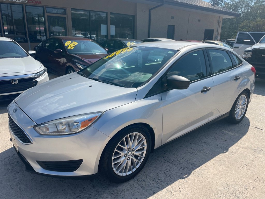 Used 2015 Ford Focus S FWD image 1