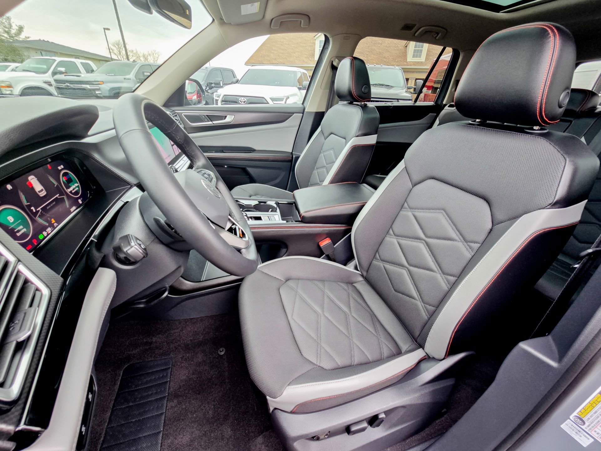 Used 2024 Volkswagen Atlas Peak Edition SE image 28