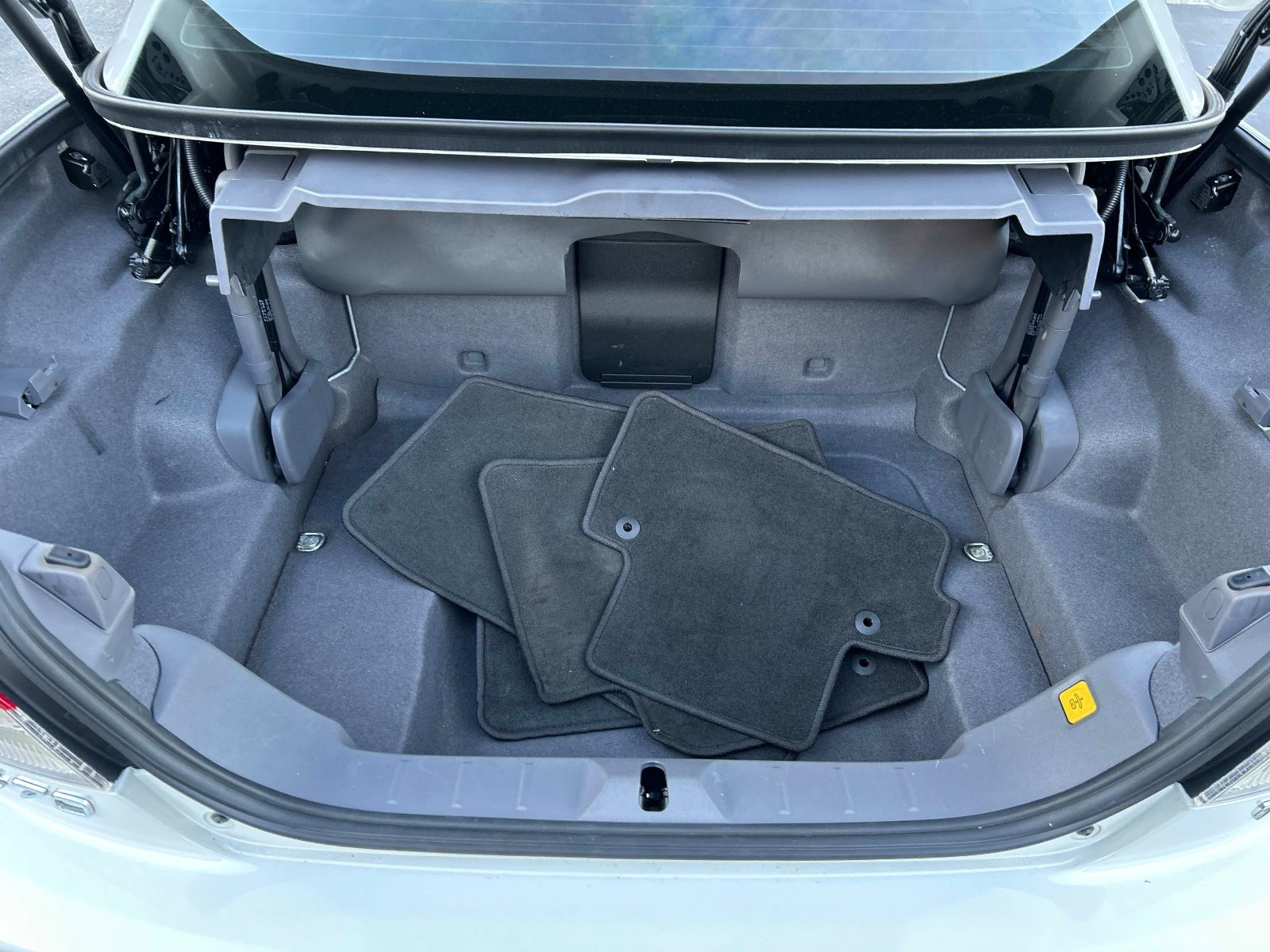 Used 2012 Volvo C70 T5 image 12